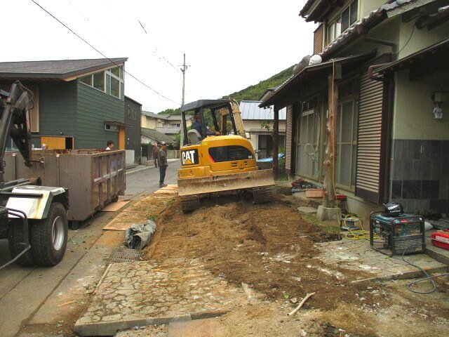 石垣・塀・庭・車庫周りの解体撤去状況です。