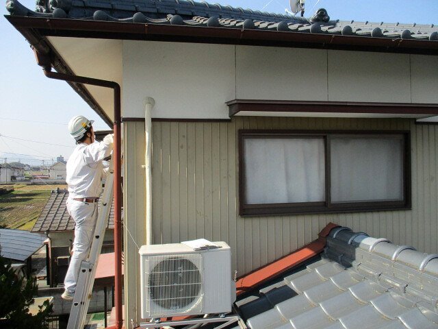 1･2階屋根の雨漏り改修以外にも、既存外装や他のご相談もあり、詳しく状況調査を行っています。